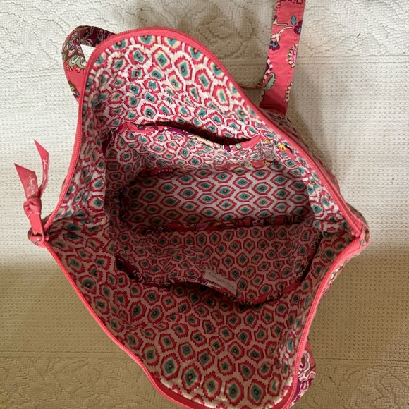 Vera Bradley Tote Bag Purse Melon Color with Floral Pattern 15 X 13 X 4 inches - Picture 2 of 5